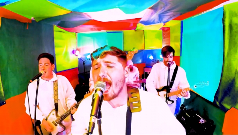 Watch Leach’s Caffeinated Freak-Out On “Bean” Video